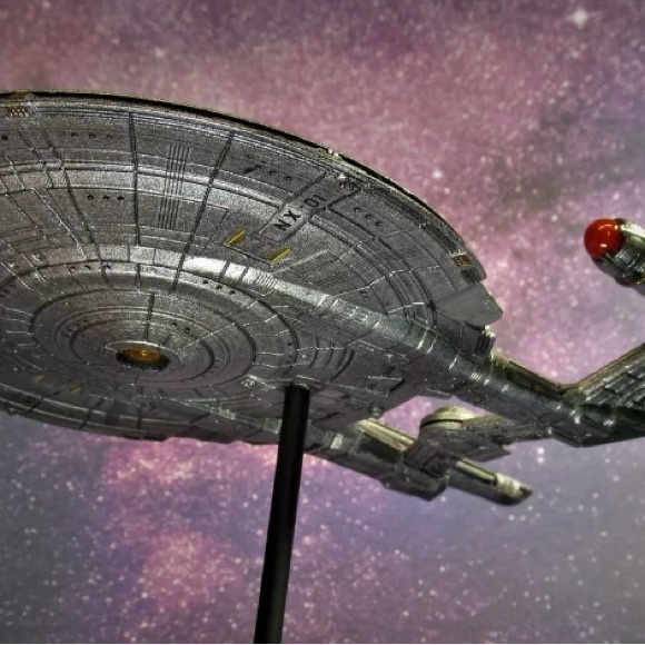 Polar Lights: Star Trek NX-01 Enterprise - 1:1000 Scale Model Kit - Snap - Picture 6 of 7